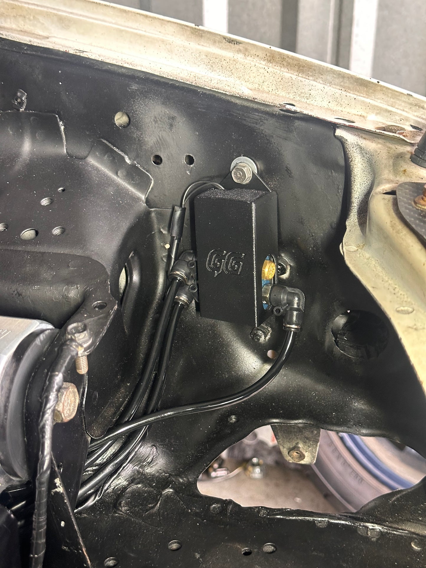 The Gatekeeper – MAC 4-Port Mount